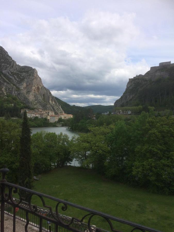 Chateau De La Cazette Sisteron Bagian luar foto